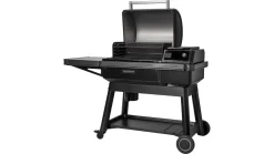 Traeger - Ironwood Pellet BBQ -Kitchen Grill Store TFB61RLG IronwoodSmall 3 4Angle1 LidClosed 9321 WEB 1000x563 1